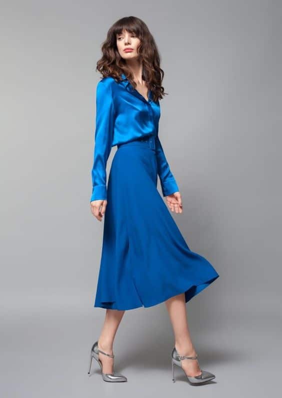 falda y blusa azul electrico para senoras