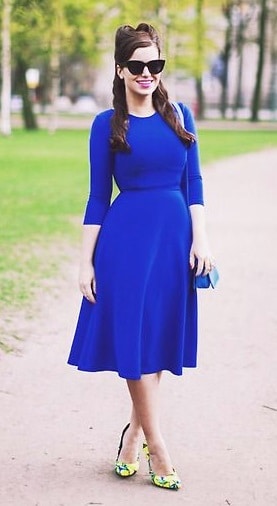 vestido midi azul